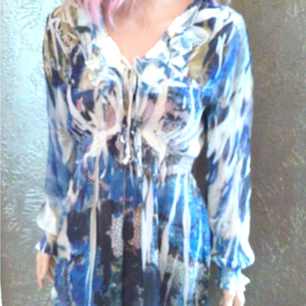 Chic Blue and White Blouse